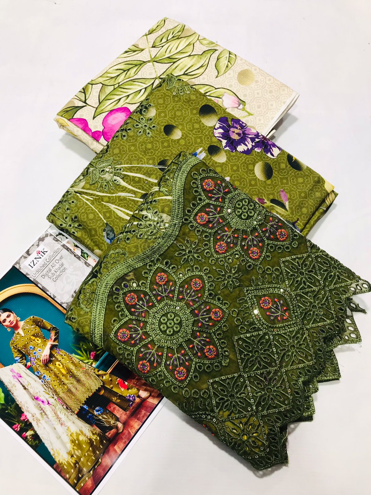 IZNIK KHADDAR EMBROIDERED 3 PCS