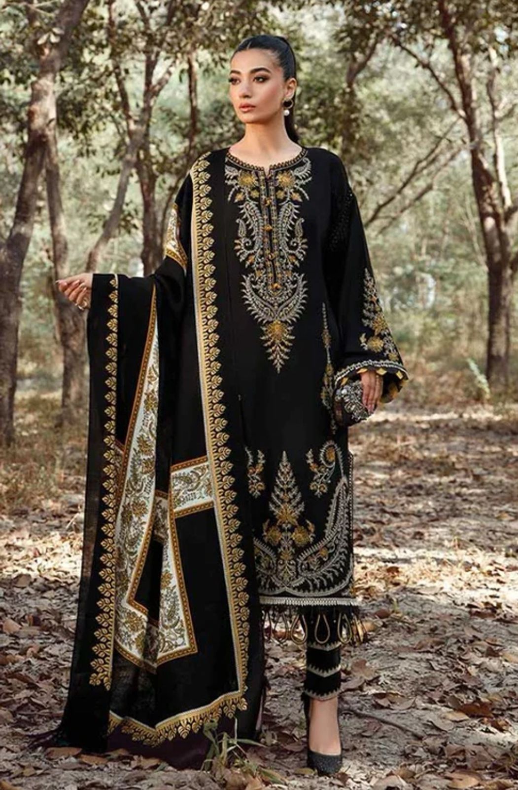 Maria B Lawn Embroidered 3 pcs