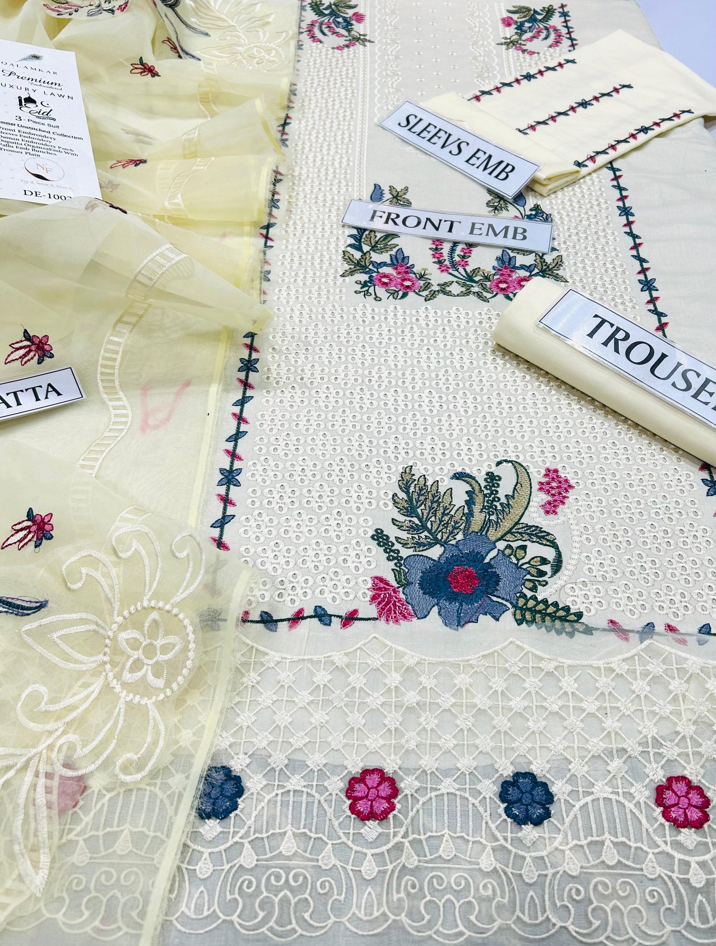QALAMKAR Lawn Embroidered 3 pcs