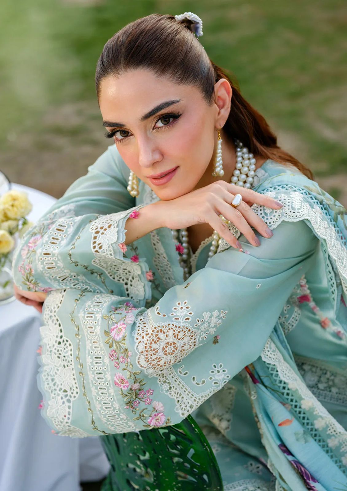 Mahrosh Api Elaaf Lawn Embroidered 3 Pcs – MAHROSH