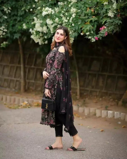 Mahrosh Api Lawn 2026 – MAHROSH