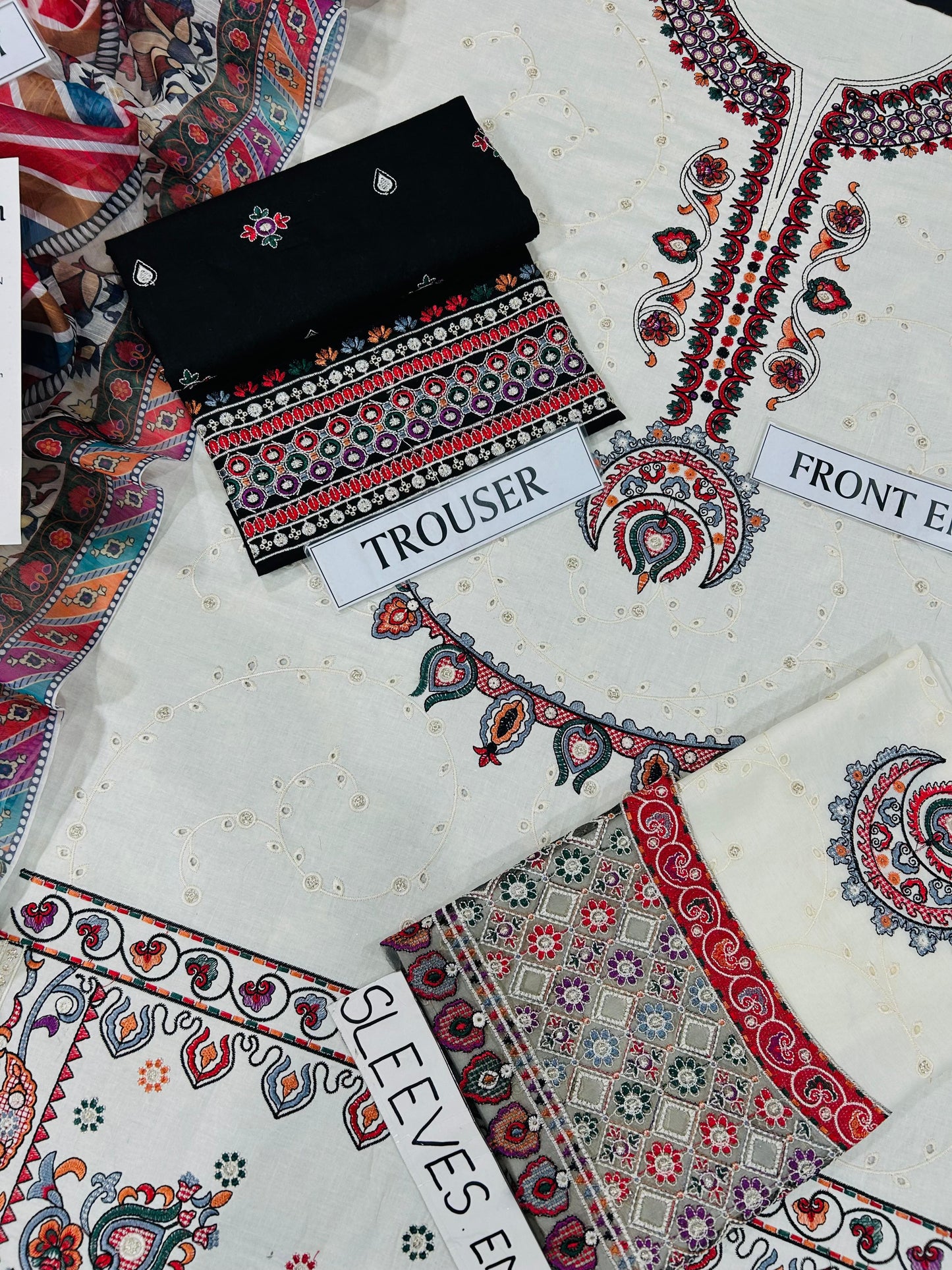 JAZMIN LAWN EMBROIDERED 3 PCS