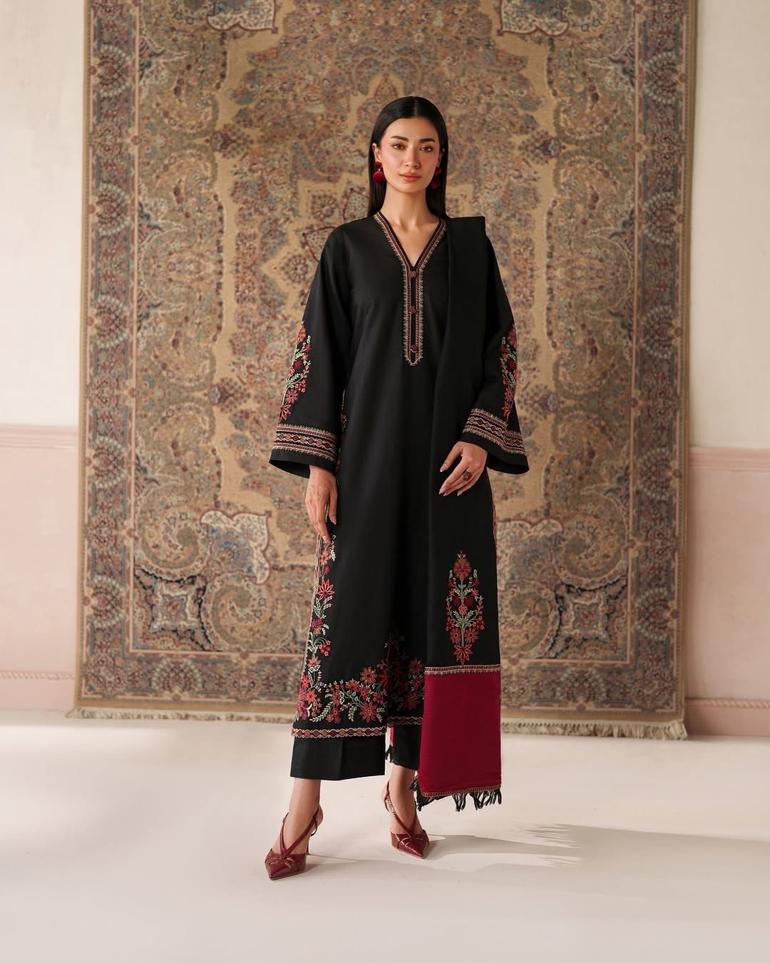 BAROQUE Lawn Embroidered 3 pcs
