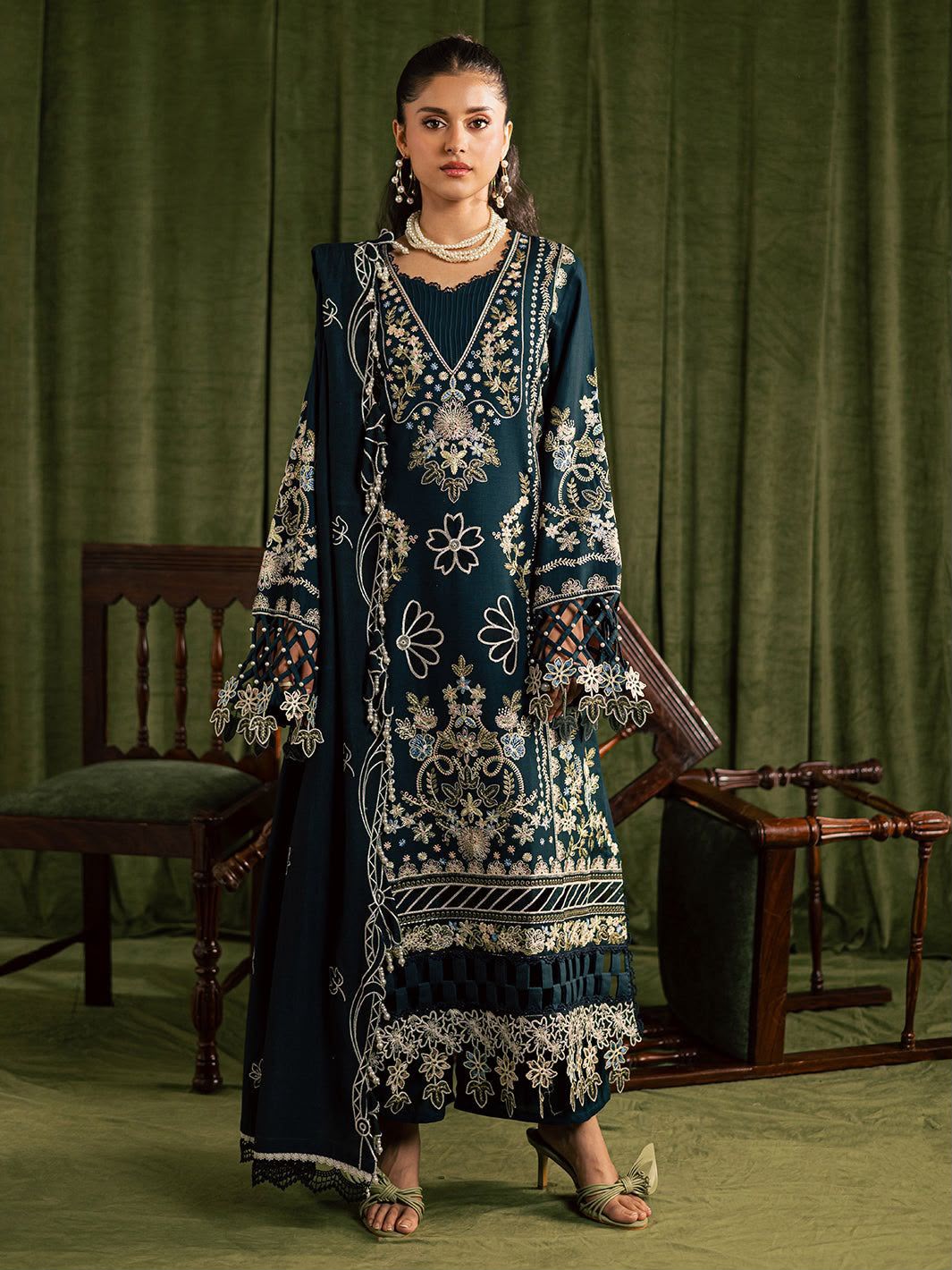 MAHNUR DHANAK EMBROIDERED 3PCS