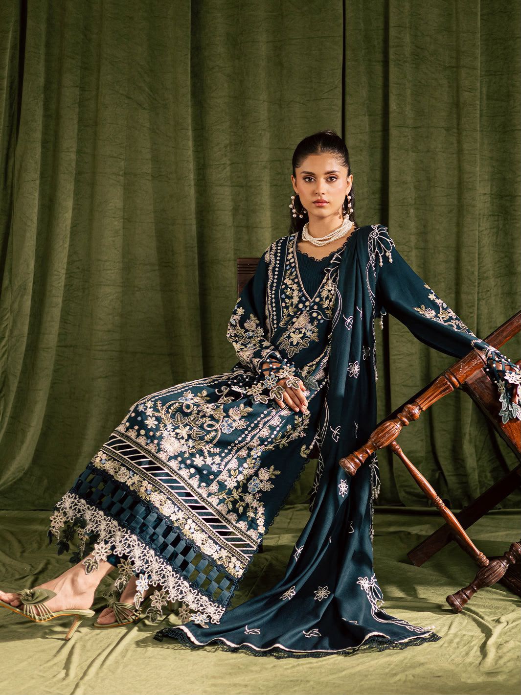 MAHNUR DHANAK EMBROIDERED 3PCS