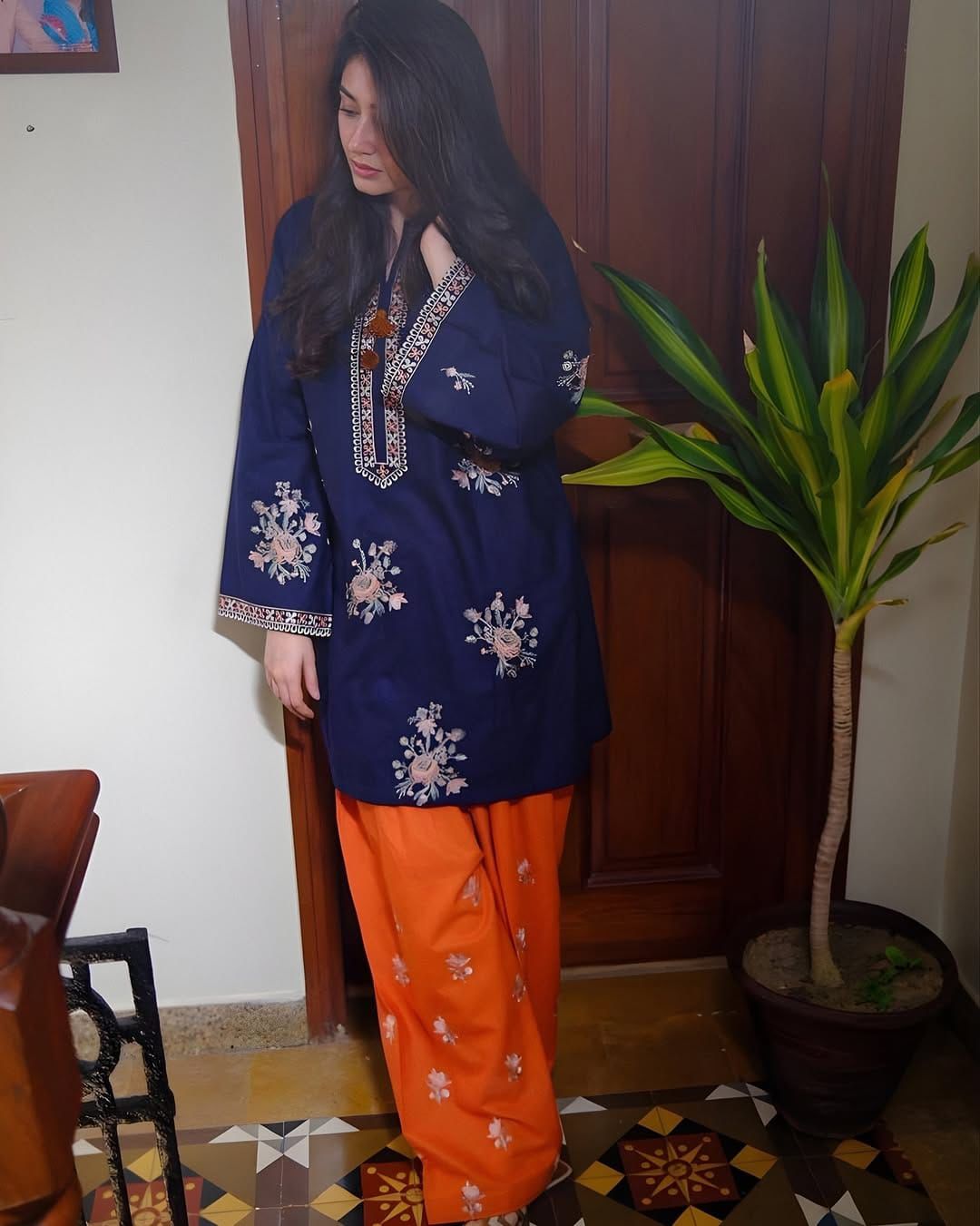 URGE Lawn Embroidered 2 pcs